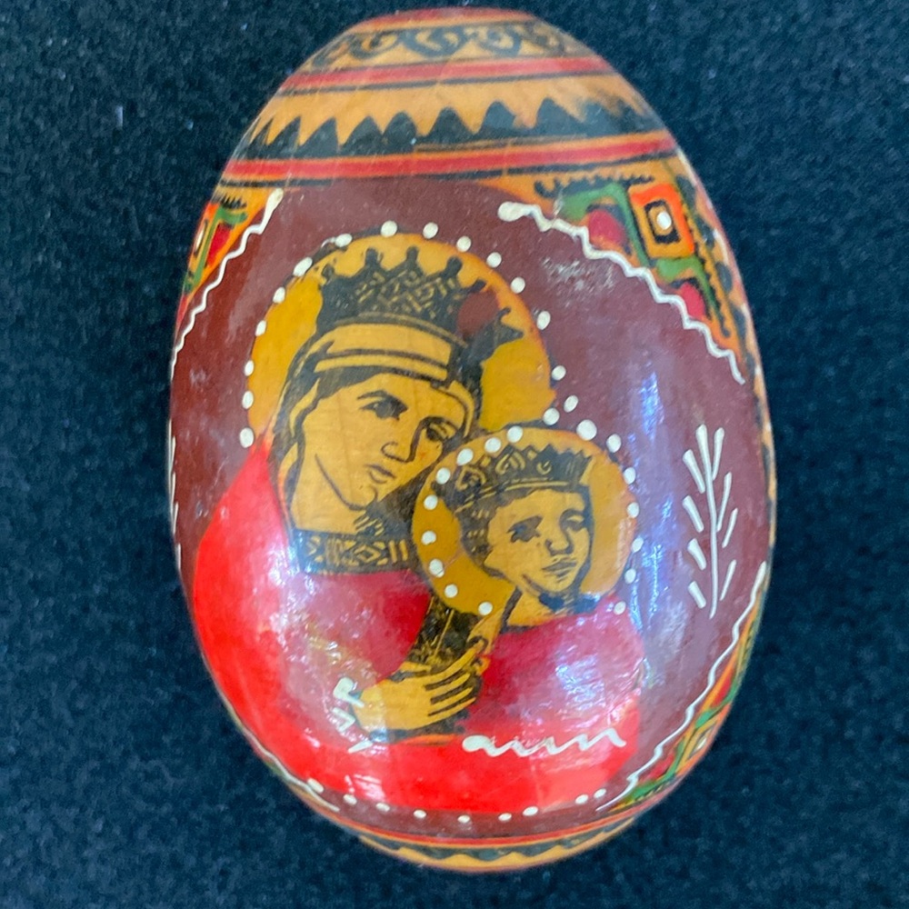 Vintage Hand Painted Wood Madonna & Child Jesus Wooden Egg Sacred Heart 3 Inch
